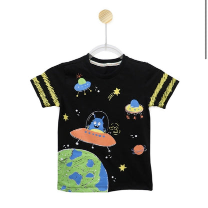 Camiseta Infantil Monstros no Espaço Preta | Banho de Chuva